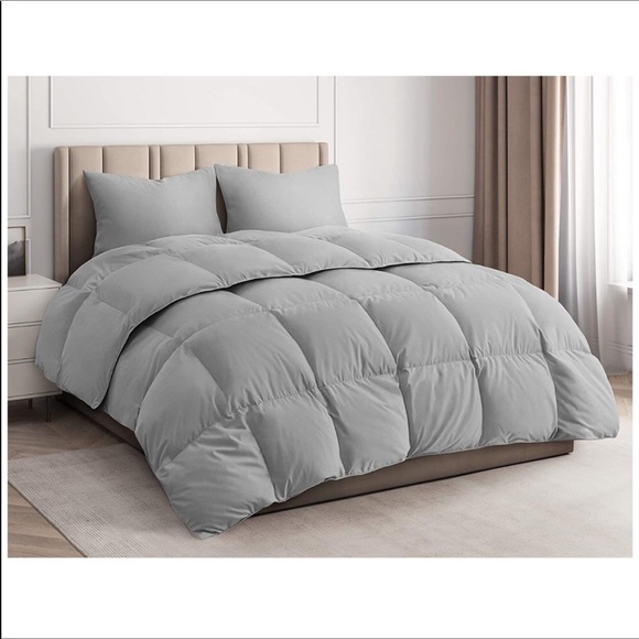 🎀 Comforter Gray Down Alternative New🎀 - Picture 4 of 4